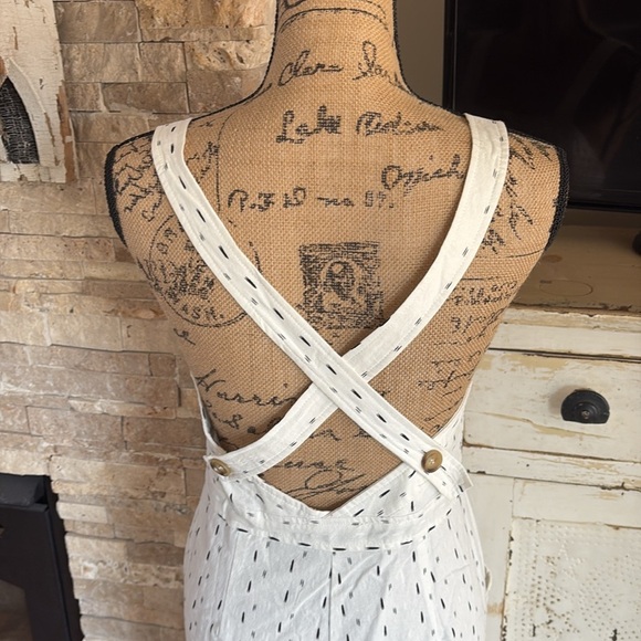 Illa Illa linen cream white pantsuit black detail button close criss cross strap - Picture 9 of 16